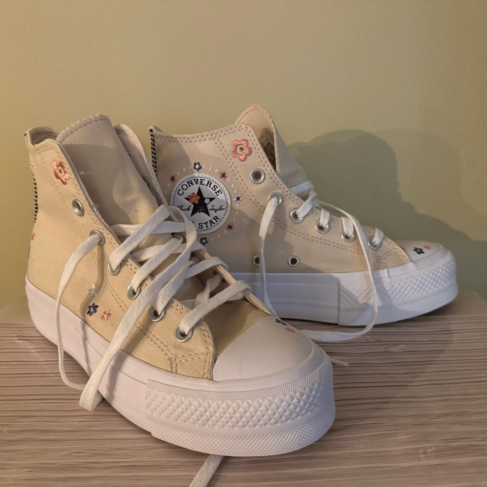 *NEW* Converse Cream High-Tops with Floral Details
